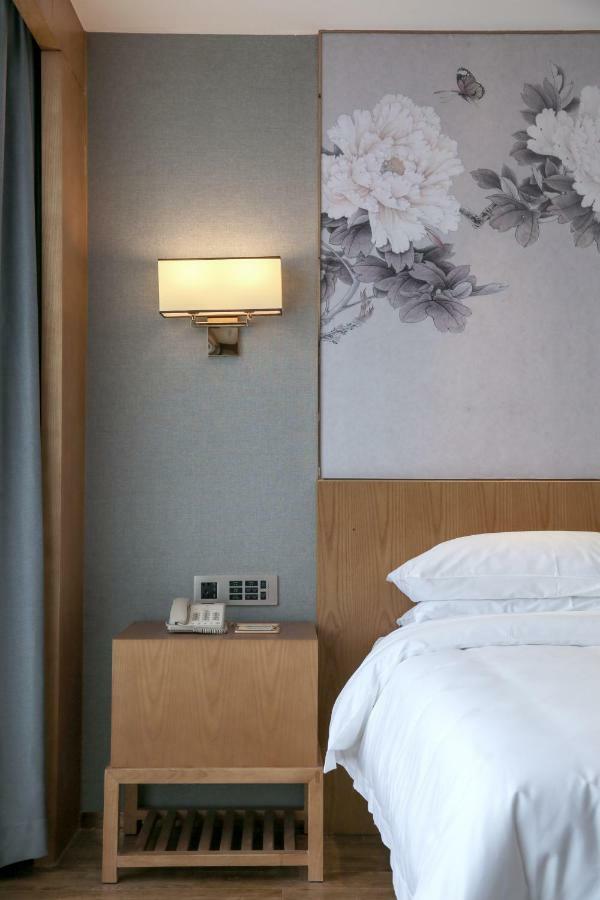 Venus Royal Hotel Foshan Kuiqi Road Metro Station Extérieur photo
